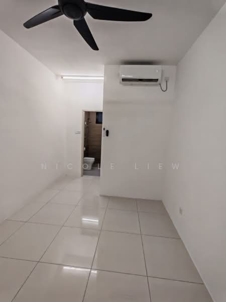 Servis Apartment untuk Disewa di Vivo Executive Apartment - Nicole Liew - Bathroom - PropertyGuru.com.my