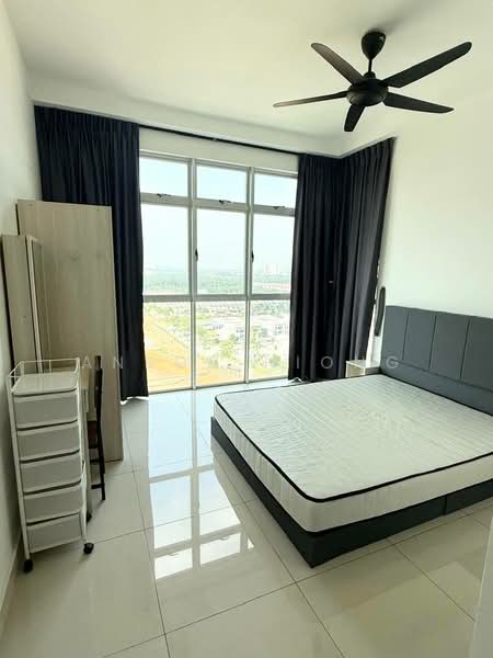 Pangsapuri untuk Dijual di D'Lagoon Luxury Apartment - Anson Hiong - Bedroom - PropertyGuru.com.my