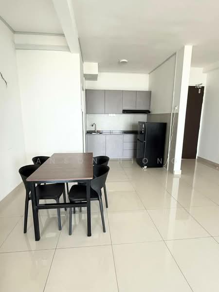 Pangsapuri untuk Dijual di D'Lagoon Luxury Apartment - Anson Hiong - Kitchen - PropertyGuru.com.my