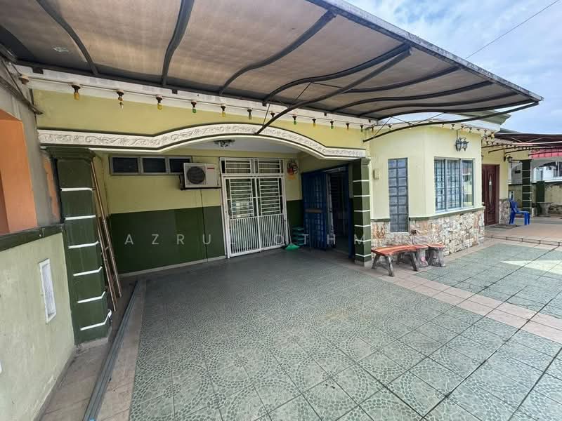 Rumah Berkembar untuk Dijual di Taman Panchor Jaya (Paroi) - Azrul Othman - Exterior - PropertyGuru.com.my