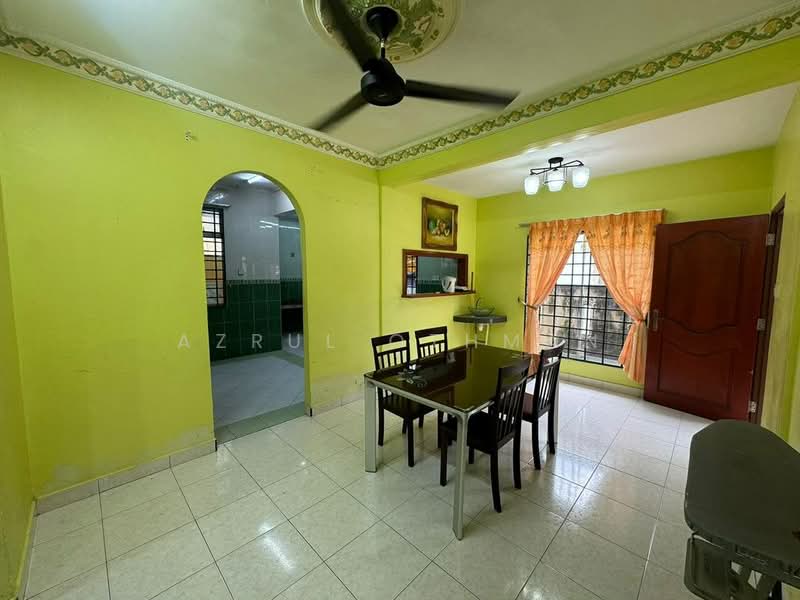 Rumah Berkembar untuk Dijual di Taman Panchor Jaya (Paroi) - Azrul Othman - Dining Room - PropertyGuru.com.my