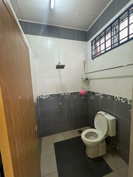 Rumah Berkembar untuk Dijual di Taman Panchor Jaya (Paroi) - Azrul Othman - Bathroom - PropertyGuru.com.my