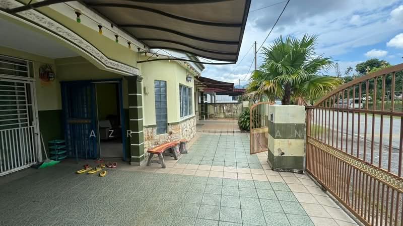 Rumah Berkembar untuk Dijual di Taman Panchor Jaya (Paroi) - Azrul Othman - Exterior - PropertyGuru.com.my
