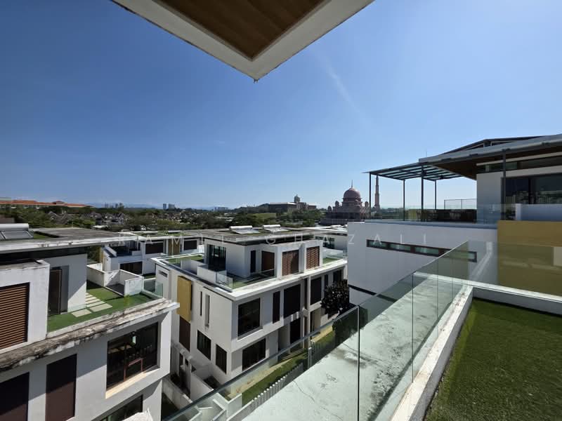 Rumah Berkembar untuk Dijual di Presint 8 (Putrajaya) - Kamil Ghazali - Exterior - PropertyGuru.com.my