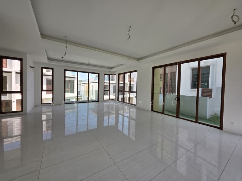 Rumah Berkembar untuk Dijual di Presint 8 (Putrajaya) - Kamil Ghazali - Living Room - PropertyGuru.com.my