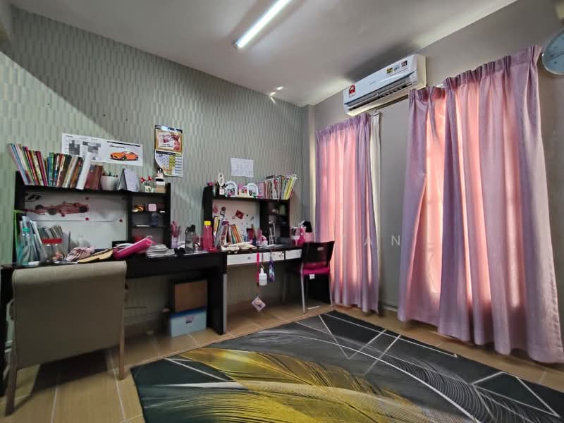 Rumah Teres 2 Tingkat untuk Dijual di Puchong (Selangor) - Shirley Tan - Study - PropertyGuru.com.my