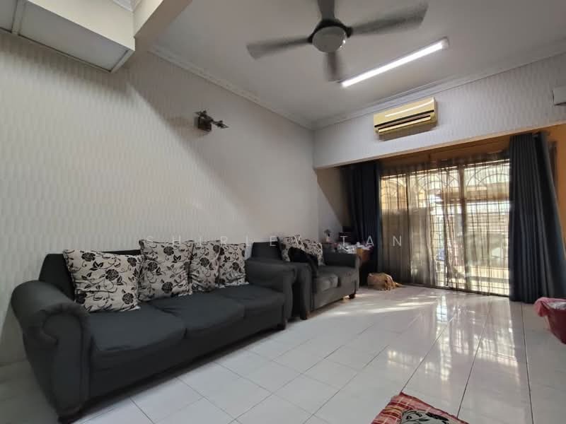 Rumah Teres 2 Tingkat untuk Dijual di Puchong (Selangor) - Shirley Tan - Living Room - PropertyGuru.com.my