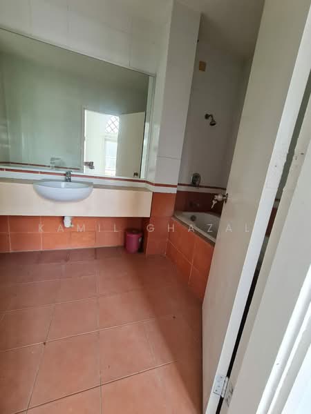Semi-Detached House for Sale in Presint 10 (Putrajaya) - Kamil Ghazali - Bathroom - PropertyGuru.com.my