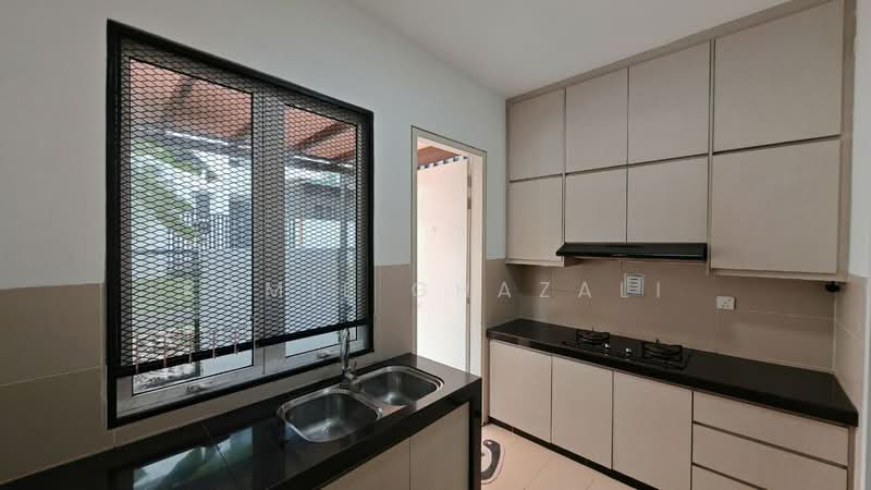 2.5-storey Terraced House for Sale in Presint 14 (Putrajaya) - Kamil Ghazali - Kitchen - PropertyGuru.com.my
