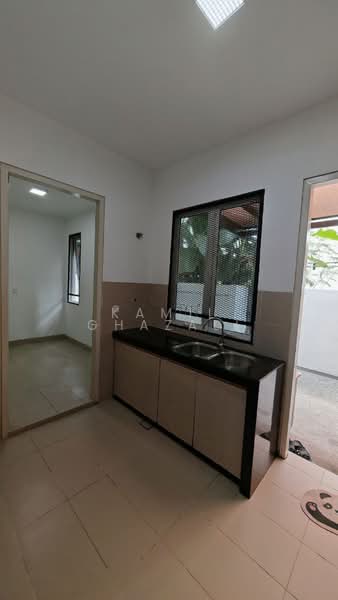 2.5-storey Terraced House for Sale in Presint 14 (Putrajaya) - Kamil Ghazali - Kitchen - PropertyGuru.com.my