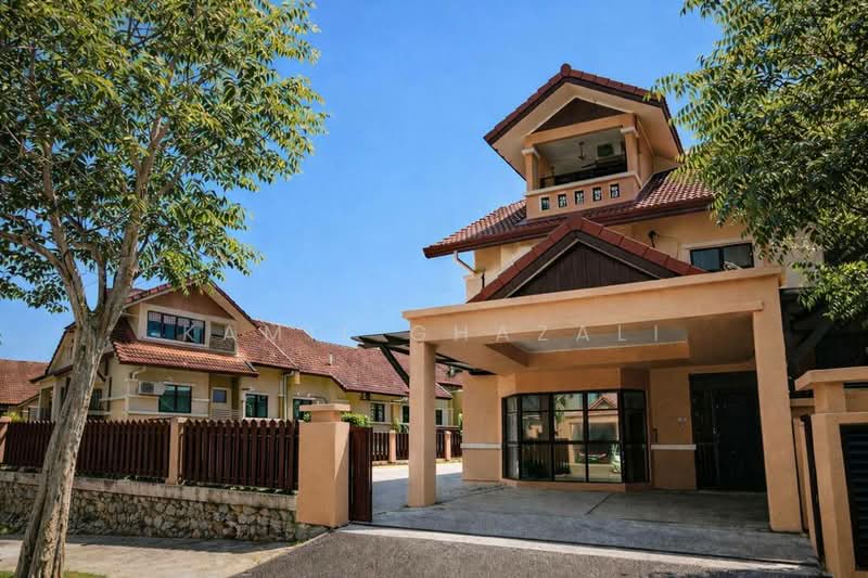2.5-storey Terraced House for Sale in Presint 16 (Putrajaya) - Kamil Ghazali - Exterior - PropertyGuru.com.my