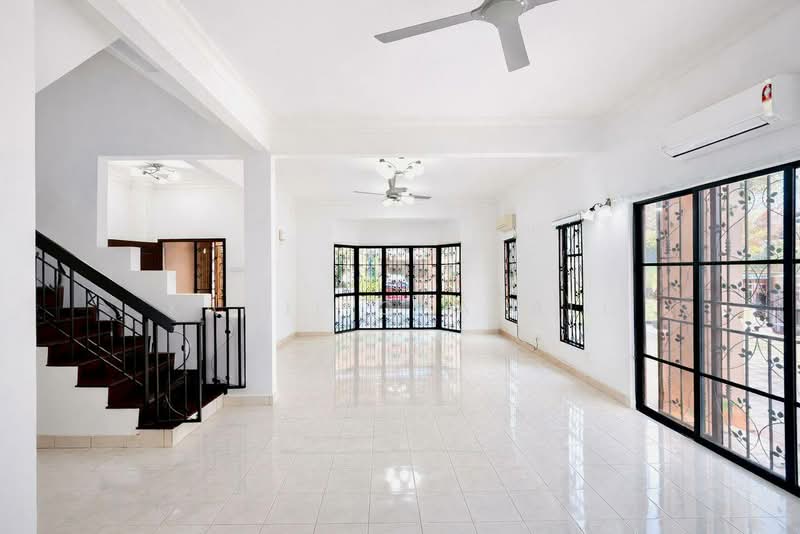 2.5-storey Terraced House for Sale in Presint 16 (Putrajaya) - Kamil Ghazali - Living Room - PropertyGuru.com.my