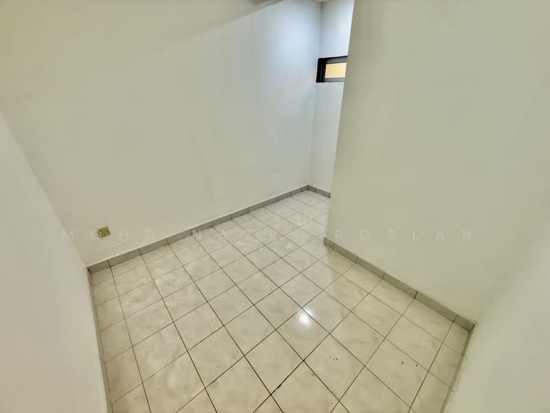 2-storey Terraced House for Sale in Seri Kembangan (Selangor) - Mohd Nazri Roslan - PropertyGuru.com.my