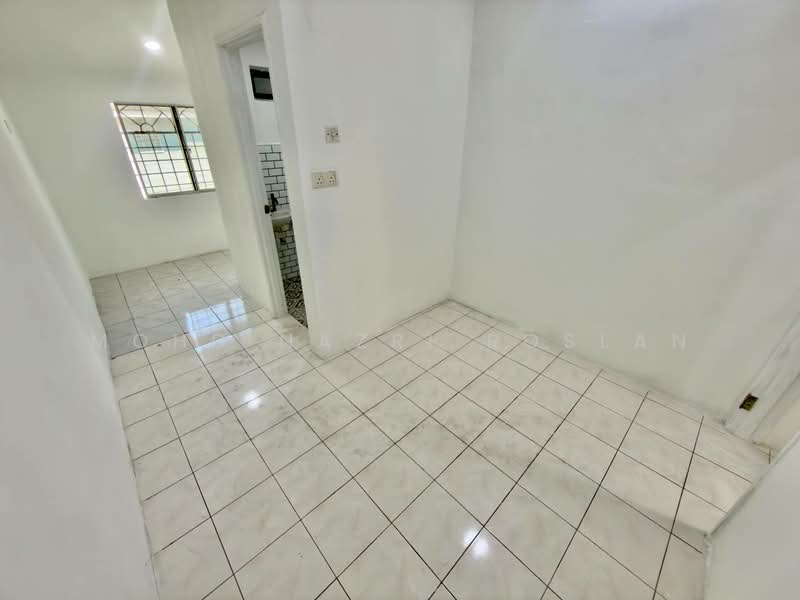 2-storey Terraced House for Sale in Seri Kembangan (Selangor) - Mohd Nazri Roslan - PropertyGuru.com.my