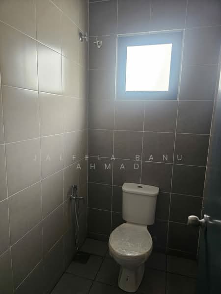 Shop for Rent in Shah Alam (Selangor) - Jaleela Banu Ahmad - Bathroom - PropertyGuru.com.my