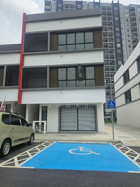 Shop for Rent in Shah Alam (Selangor) - Jaleela Banu Ahmad - Exterior - PropertyGuru.com.my