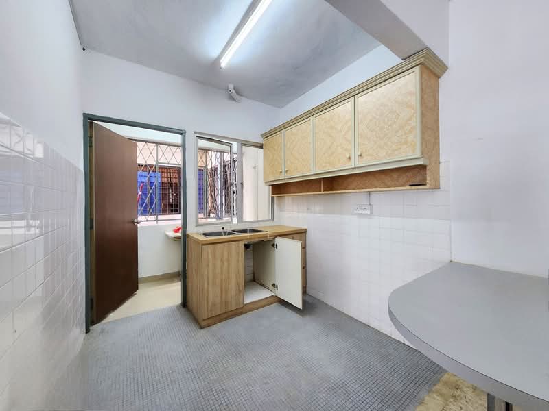 Rumah Flat untuk Dijual di Taman Kajang Mewah - Jovie Lee - Kitchen - PropertyGuru.com.my