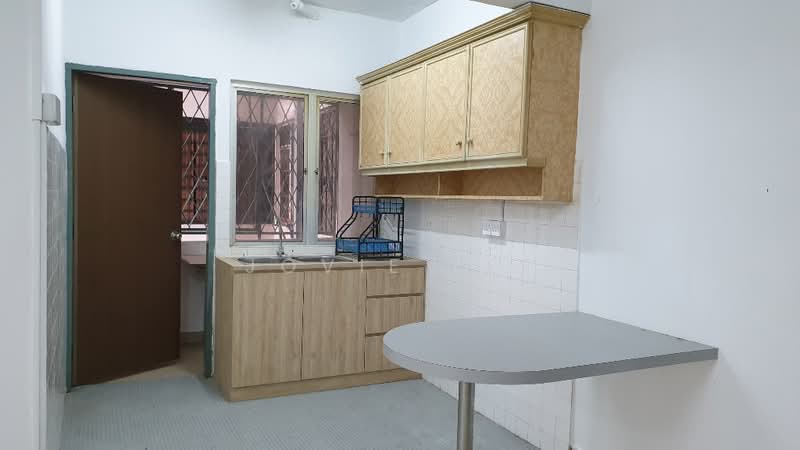 Rumah Flat untuk Dijual di Taman Kajang Mewah - Jovie Lee - Kitchen - PropertyGuru.com.my
