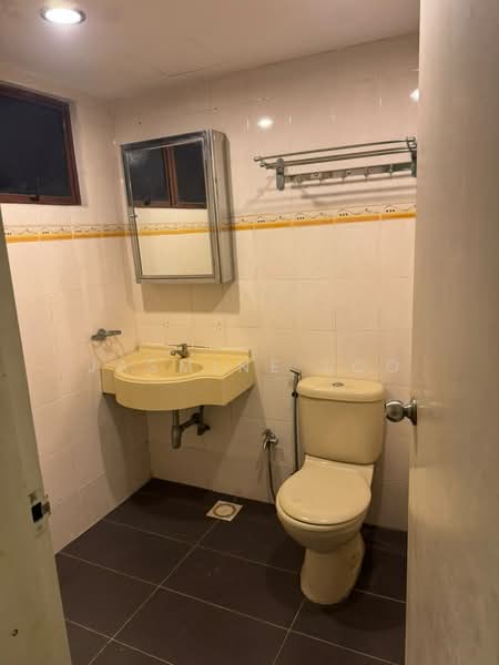 Condominium for Rent at Palm Spring @ Damansara - Jasmine Loo - Bathroom - PropertyGuru.com.my