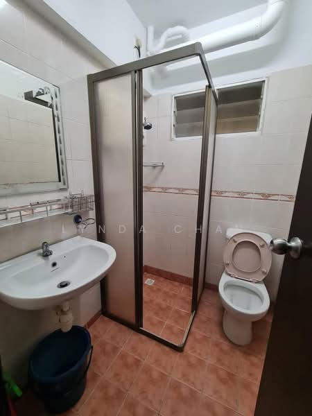 Kondominium untuk Dijual di Greenlane Park - Lynda Chan - Bathroom - PropertyGuru.com.my