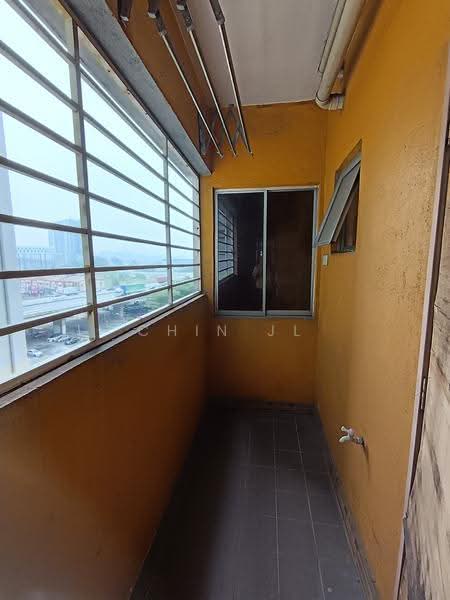 Apartment for Sale at Pangsapuri Persanda - Chin JL - Balcony - PropertyGuru.com.my