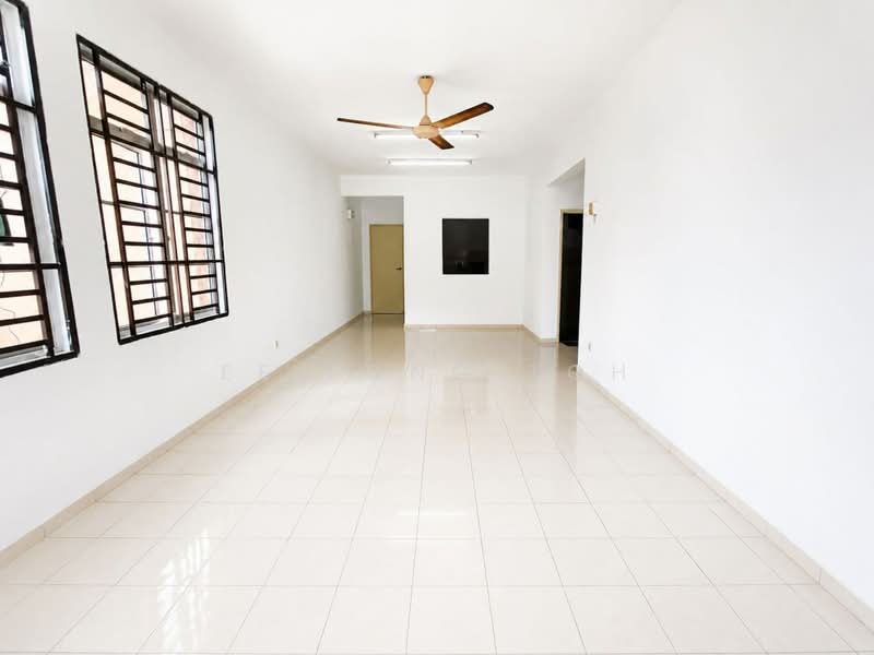 Apartment for Sale at Villa Bestari Apartment - Ee Fong Toh - Living Room - PropertyGuru.com.my