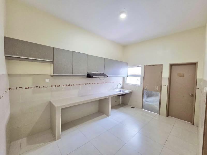 2-storey Terraced House for Sale in Setia Alam (Selangor) - Hazlin Miswan - Kitchen - PropertyGuru.com.my