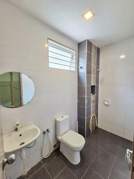 2-storey Terraced House for Sale in Setia Alam (Selangor) - Hazlin Miswan - Bathroom - PropertyGuru.com.my