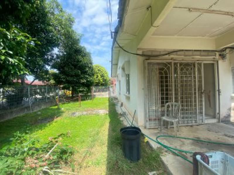1-storey Terraced House for Sale in Taman Seri Telok Emas (Telok Mas) - Woon . - Exterior - PropertyGuru.com.my
