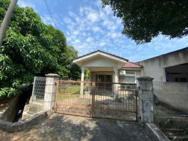 1-storey Terraced House for Sale in Taman Seri Telok Emas (Telok Mas) - Woon . - PropertyGuru.com.my