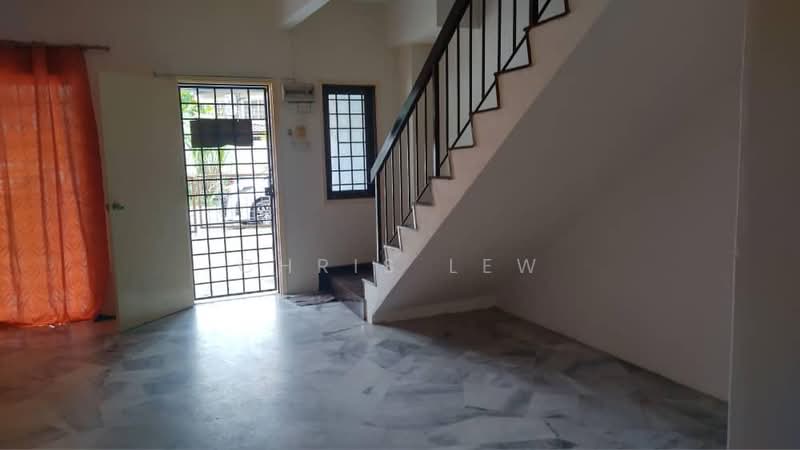 2-storey Terraced House for Sale in Taman Wawasan (Puchong) - CHRIS LEW - Entrance - PropertyGuru.com.my