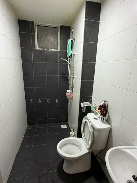 Pangsapuri untuk Dijual di Residensi Tebrau (PR1MA Tebrau) - Zack Chow - Bathroom - PropertyGuru.com.my