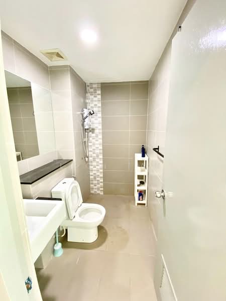 Apartment for Rent at Summer Suites @ The Summer Shopping Mall - Leon Tan - Bathroom - PropertyGuru.com.my