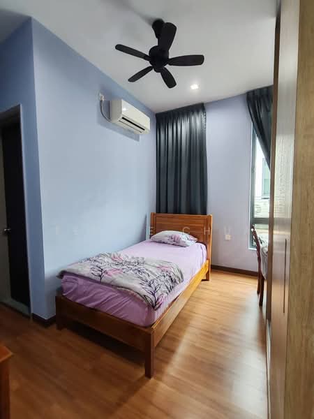 Rumah Berkembar untuk Dijual di Pekan Nanas (Johor) - Fennie Chua - Bedroom - PropertyGuru.com.my