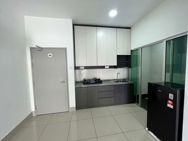 Service Residence for Sale at Serviced Residence @ Razak City Residences (RC Residences) - Ryan Tan - Kitchen - PropertyGuru.com.my