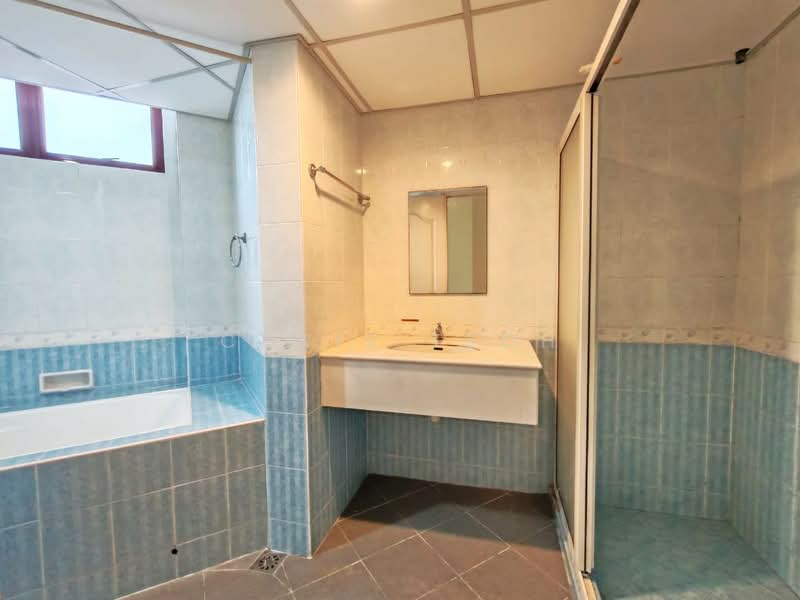 Condominium for Sale at Marina Bay Condominium - Chris Teoh - Bathroom - PropertyGuru.com.my