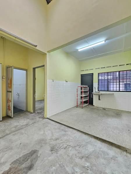 1-storey Terraced House for Sale in Taman Johor Jaya (Johor Bahru) - Coco Lee - Kitchen - PropertyGuru.com.my