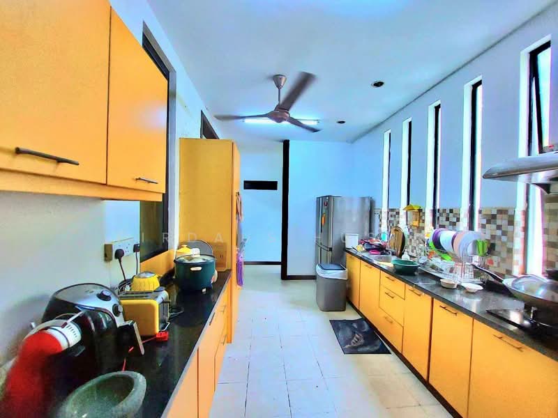 Rumah Banglo untuk Dijual di Taman Bunga Negara (Shah Alam) - Firdaus Husin - Kitchen - PropertyGuru.com.my