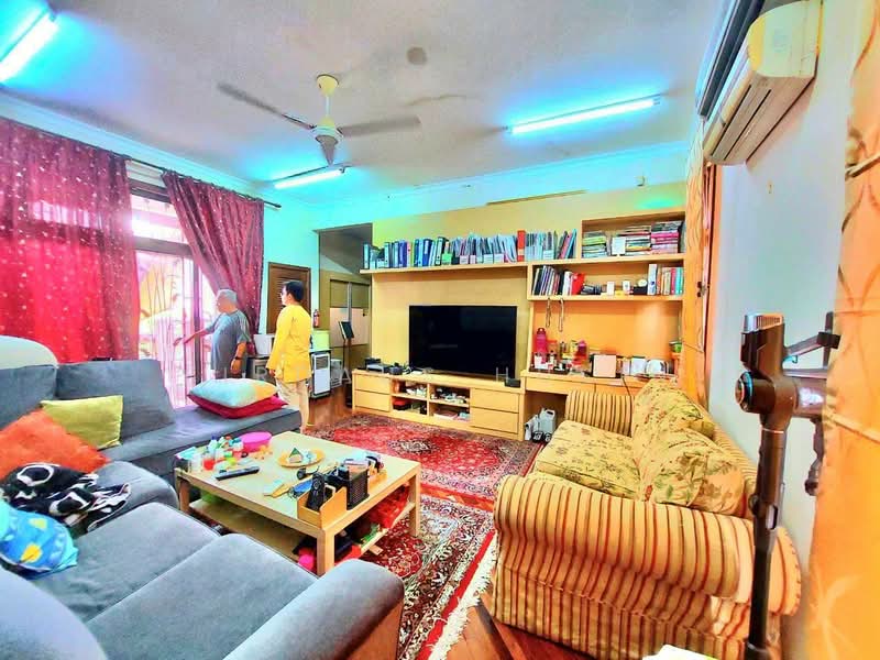 Rumah Banglo untuk Dijual di Taman Bunga Negara (Shah Alam) - Firdaus Husin - Living Room - PropertyGuru.com.my