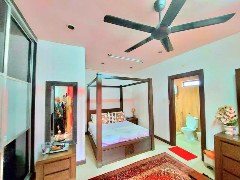 Rumah Banglo untuk Dijual di Taman Bunga Negara (Shah Alam) - Firdaus Husin - Bedroom - PropertyGuru.com.my