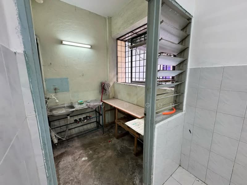 Pangsapuri untuk Disewa di Pangsapuri Putra Indah - Edmund Goh - Kitchen - PropertyGuru.com.my