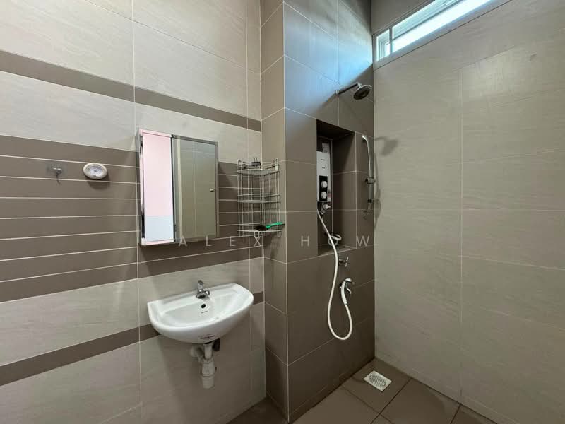 Townhouse for Rent in Taman Sutera Utama (Skudai) - Alex How - Bathroom - PropertyGuru.com.my