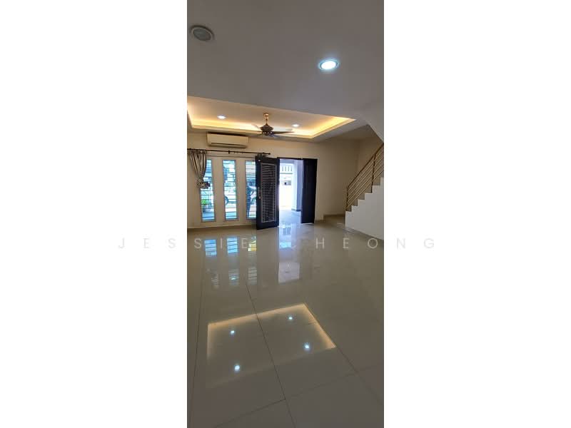 Rumah Teres 3 Tingkat untuk Dijual di Taman Sri Putra Mas (Sungai Buloh) - Jessie Cheong - PropertyGuru.com.my
