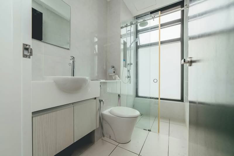 Service Residence for Sale at Setia Sky 88 - Xin Yi - Bathroom - PropertyGuru.com.my