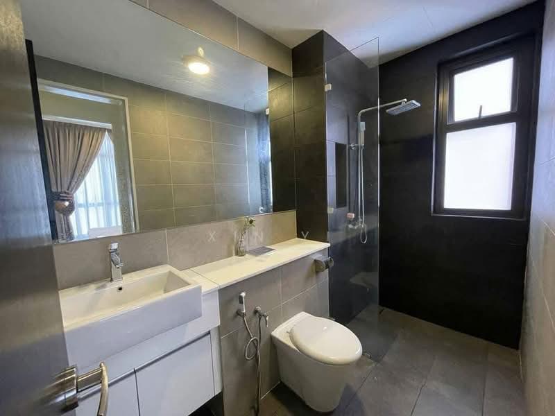 Service Residence for Sale at Setia Sky 88 - Xin Yi - Bathroom - PropertyGuru.com.my