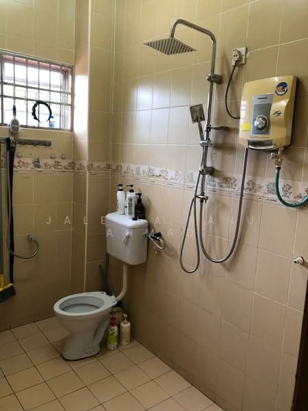 Rumah Flat untuk Disewa di Kampung Raja Uda - Jaleela Banu Ahmad - Bathroom - PropertyGuru.com.my