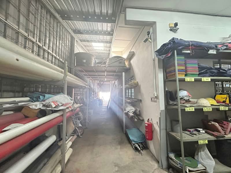 Gudang untuk Dijual di Kawasan Perindustrian Pengkalan (Lahat) - Sam . - Interior - PropertyGuru.com.my