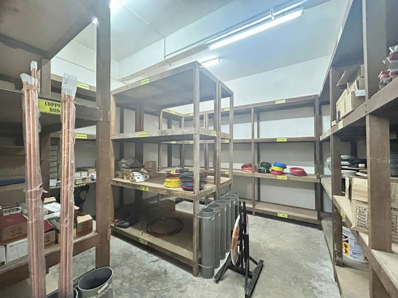 Gudang untuk Dijual di Kawasan Perindustrian Pengkalan (Lahat) - Sam . - Interior - PropertyGuru.com.my