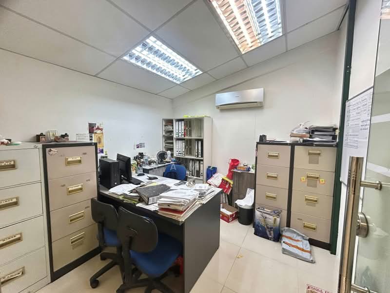 Gudang untuk Dijual di Kawasan Perindustrian Pengkalan (Lahat) - Sam . - Study - PropertyGuru.com.my