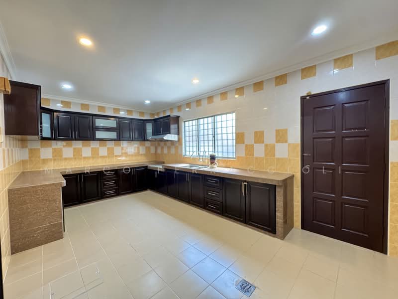 2-storey Terraced House for Sale in Setia Alam (Selangor) - Marco Ferraccioli - Kitchen - PropertyGuru.com.my